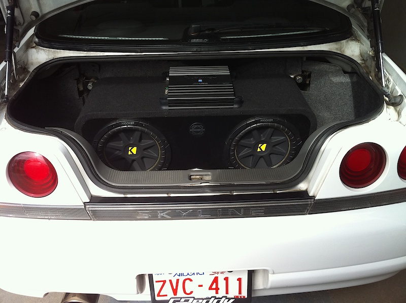 Skyline R33 with old subs