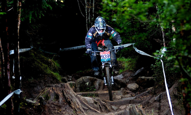 me racing at fort william
thank to B Primrose for the photo.