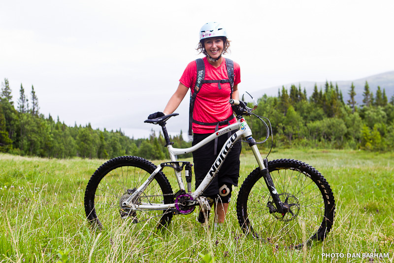 Norco Vixa and Kona Minxy, '09 Women FR Bikes