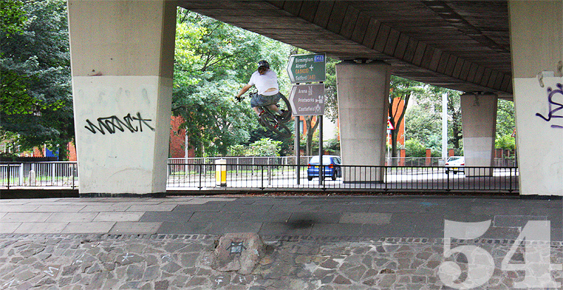 Doing a table on the step up thing under the Mancunian way just before Craig dislocated his shoulder!
