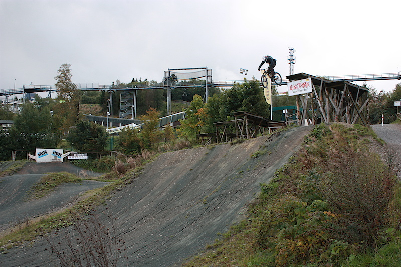 Drop in on the slopestyle track