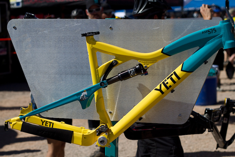 Yeti also had this custom painted Yeti 575 on display. Pretty awesome colors!