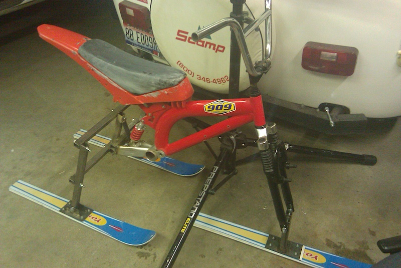 HomeMade SMX ski bike
(not finished in this pic)