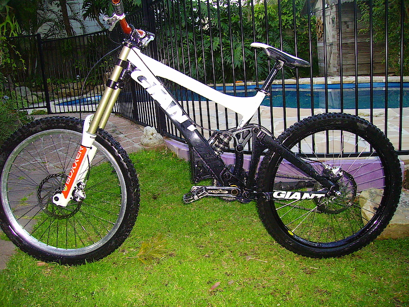 giant glory dh1 2009