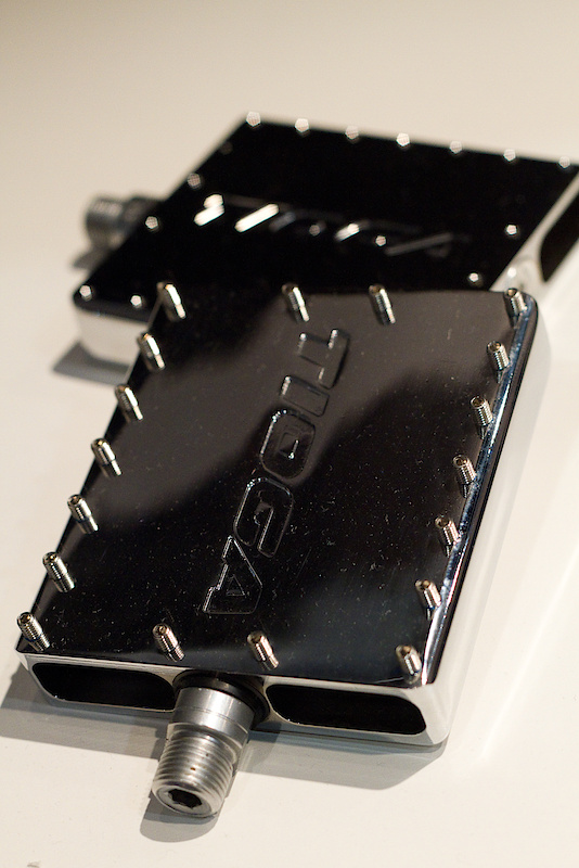 Pedals are one thing that we all lean on at the end of the day. Tioga makes some fancy pedals, such as these chrome babies! Not only will you be firmly planted when shredding trail, but you can also check yourself out in them before hitting the local eatery after your rip!
