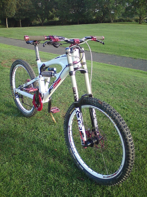 Latest pictures of the MSC F5, now with new Drift MTB Ti fork armour. Check http://www.drift-mtb.com/ for more info.