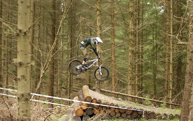 The small 20ft roadgap.
1. full day on the new frame.. Awesome!!