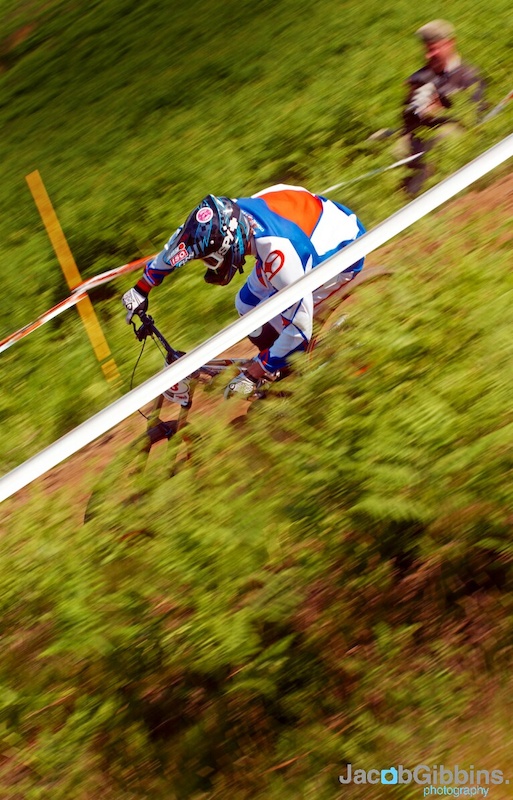 UK pinner Rich Thomas on his way to a 6th on the day
