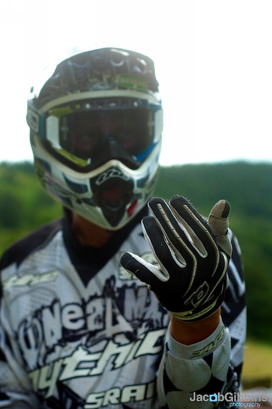 Another rider who loves the steep stuff is Adam Brayton, but breaking his finger in Qualis made a 7th in finals one hell of a finish!