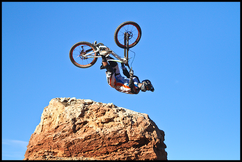 Видео уроки велосипед. Red bull Rampage 2013. СКИЛЛ байк. Mountain biking перевод. Biking перевод на русский.