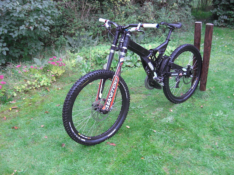 b1 downhill bike