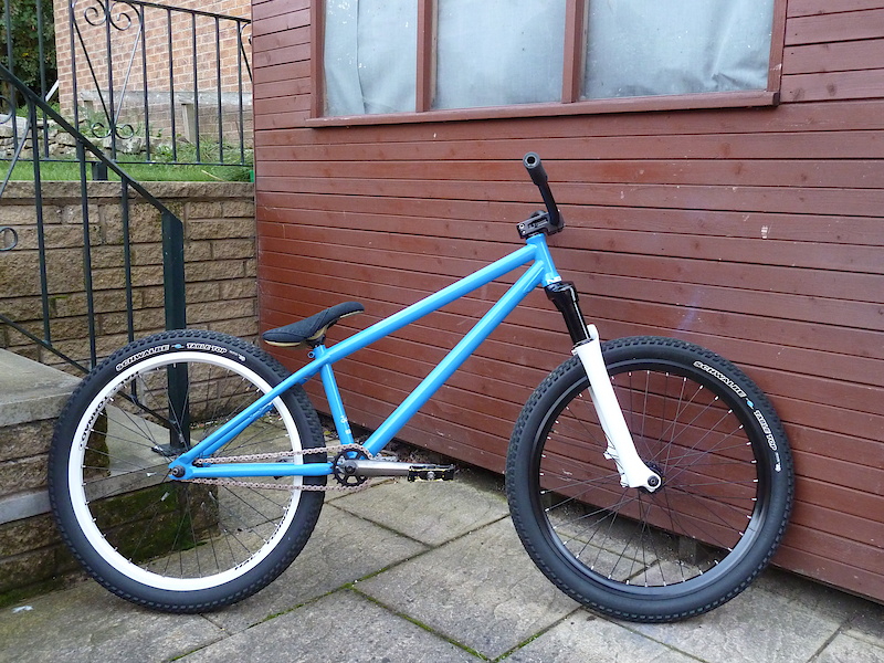 my ride for 2011, temp back wheel built from an old hub that skips so bad ns cap 08 dj1 08 @70mm not much else fancy on there tbh. federal freecoaster in the post