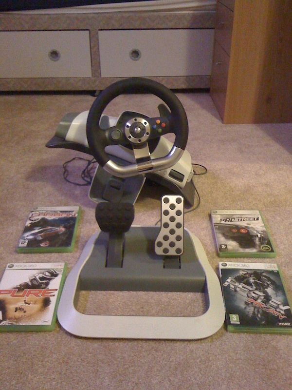 Original wireless xbox 360 steering wheel with pedals + 4 ga For Sale