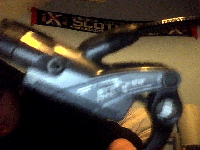 hayes stroker disc brake lever (sorry for the bad quality)
