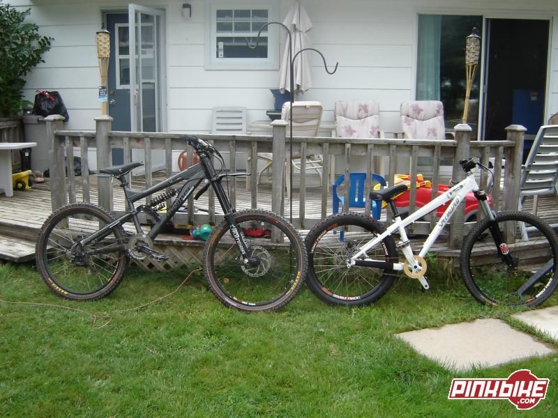 my two bikes 05 devinci 8 flat 8 and 05 p3 