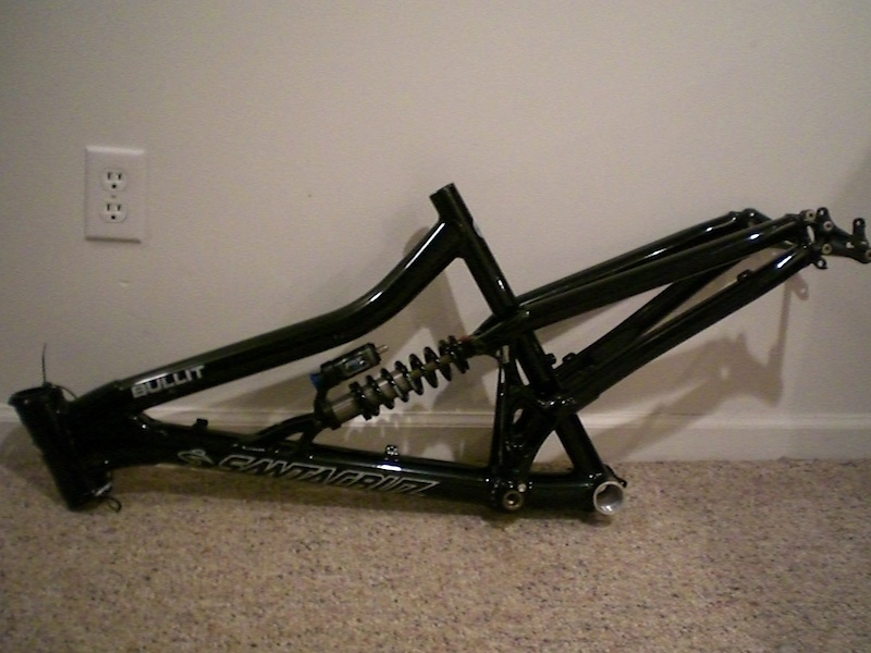 2010 Santa Cruz Bullit Frame and Fox DHX 4.0 shock (m) For Sale