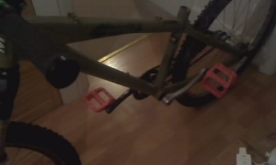 its my new DJ bike its a mongoose thunderball frame/ and 
rst 100mm fork/ and race face evolve dh riser bar/ oddessy pedals/ bright green brake lever/
specialized lock on grips/ not on now but on order i have some maxis hi rollers yay !!!