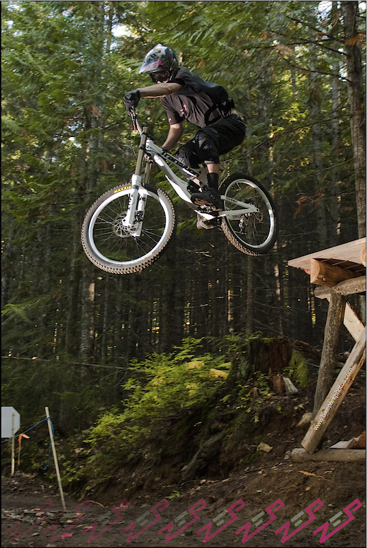 downhill jump bike