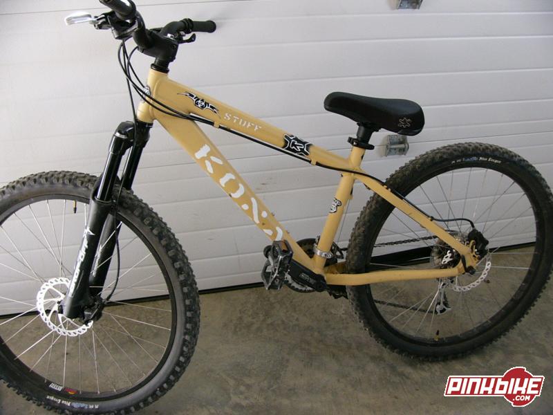 here is my good bike i use for dirt jumping adn crap like that 