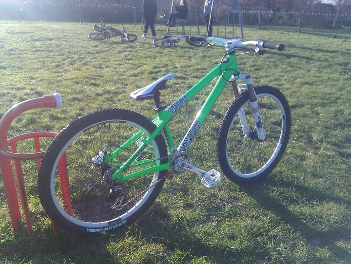 my mates new bike built from scratch commencal maxmax