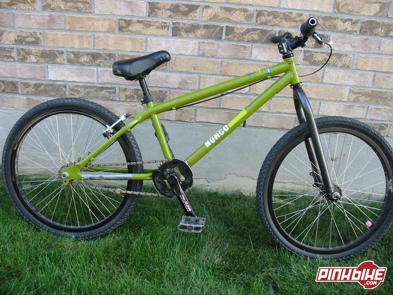 this is my 2004 norco 1 hun, pretty much stock, has alex mx22 rims 48 spoke with bmx hubs and 14mm axles.