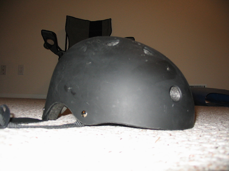Black BMX skate style skid lid helmet For Sale