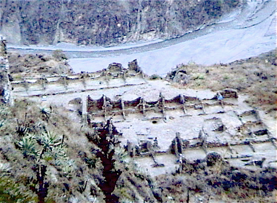 the pre Inca ruins of Iskanwaya