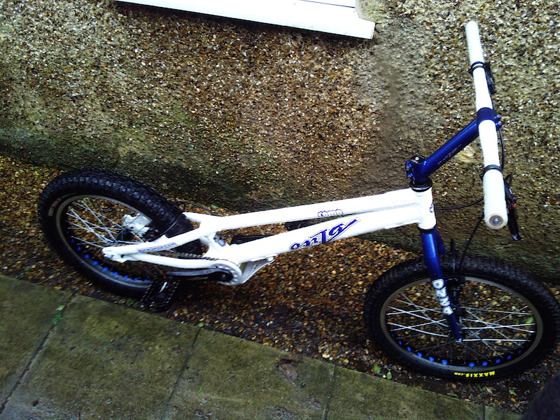 Onza comp trials online bike