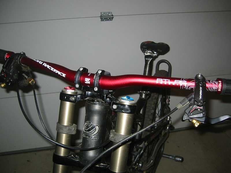 2010-2011 Race Face Atlas FR Red Handlebar - Sorry for stolen pictures + My parts that i already have.