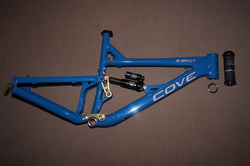 My Brand New Cove G-Spot frame that's up for sale. With a brand new Chris King Devolution Headset.