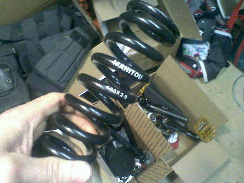 Manitou 400x3.0 steel spring, Fits Fox, others For Sale