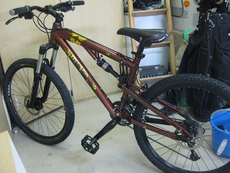 mongoose otero pro mountain bike