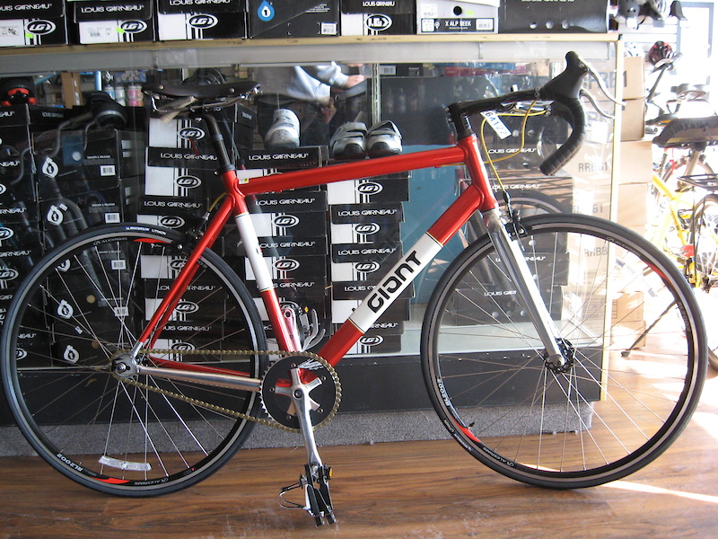 2009 new Giant Bowery '72 size large and medium For Sale 2009 new Giant Bowery '72 size large and medium For Sale