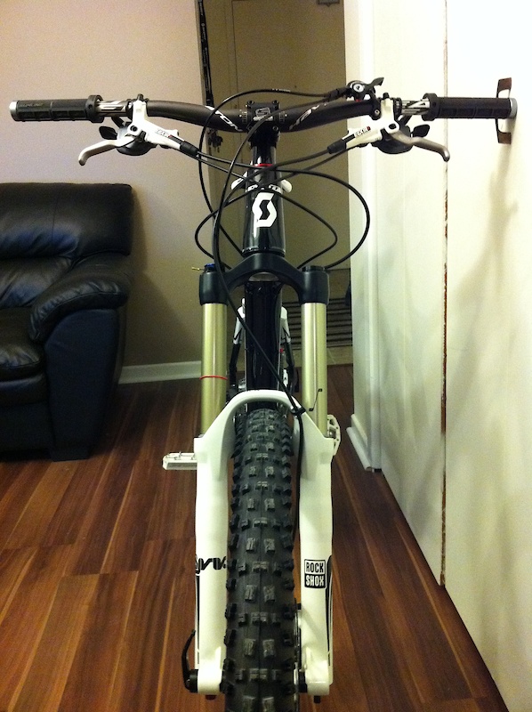 Front end with Rock Shox Lyric 180mm
