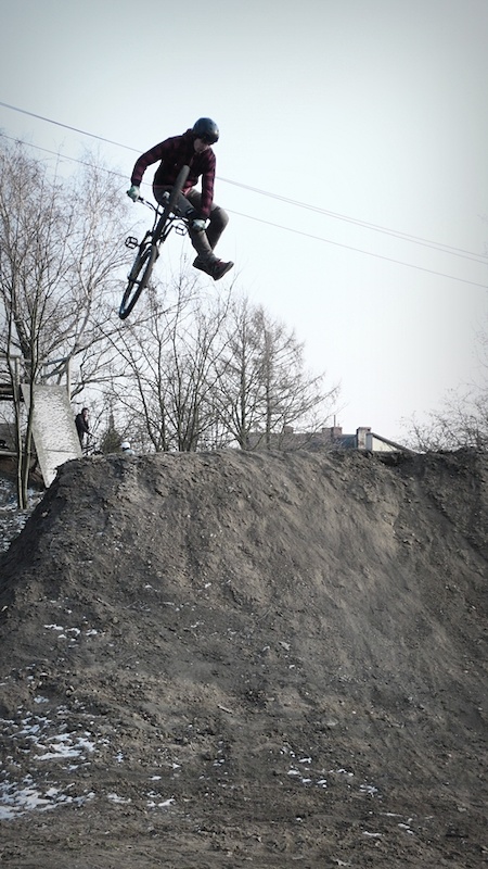 tailwhip
First ride on dirts in 2011