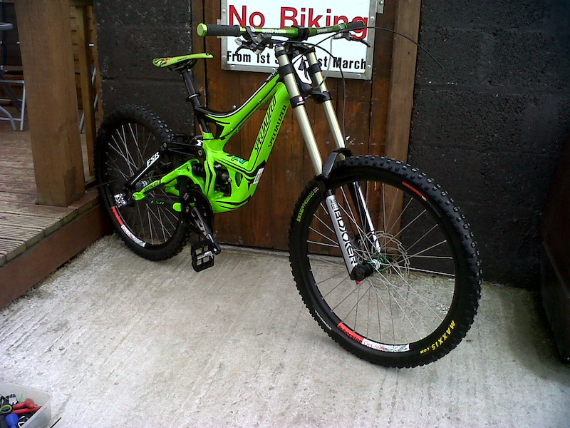 Build in progress..
Limitied Edition Sam hill Demo 8.. Number 147 / 250 made :)