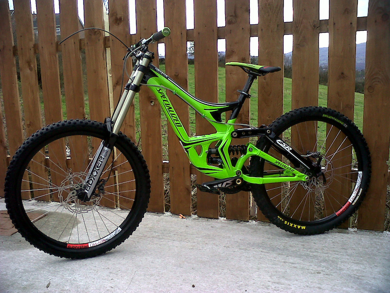 Build in progress..
Limitied Edition Sam hill Demo 8.. Number 147 / 250 made :)