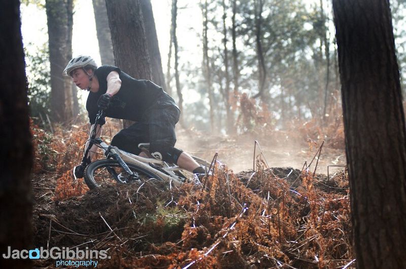 Shot of Madison/Saracen rider Harry Molloy riding the Ariel for a new Ad for saracen bikes

Follow them on twitter @SaracenBikes

www.JacobGibbins.co.uk to see the shot -&gt; Ad process...