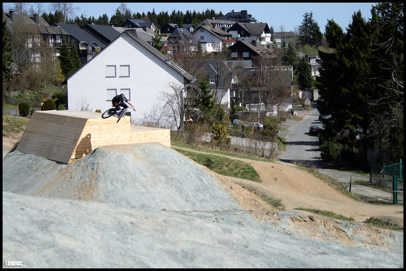 boxdrop. First day in bikepark Winterberg for this season. Weather was perfect, so we had a great day and riding.