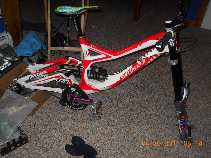 new bike so far getting a new white chain guide, gold chain and my brakes and wheels arnt in yet :'(