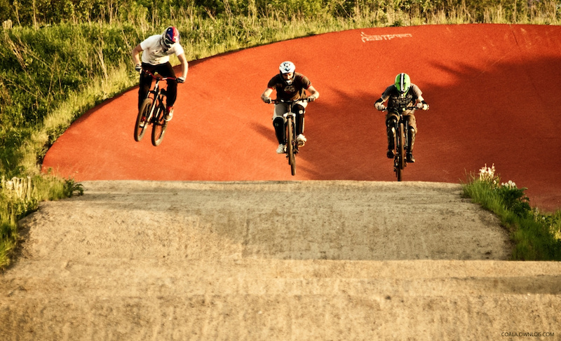 Chillout Ride with friends on bmx track