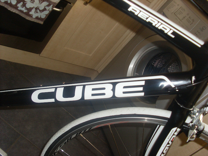 Cube aerial road discount bike