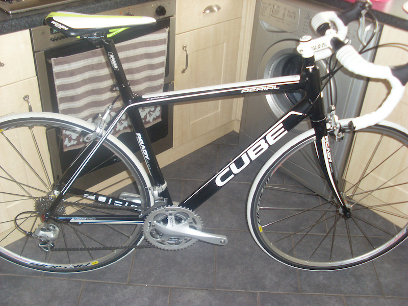 2011 CUBE AERIAL ROAD BIKE 1 WEEK OLD 56CM UPGRADES For Sale