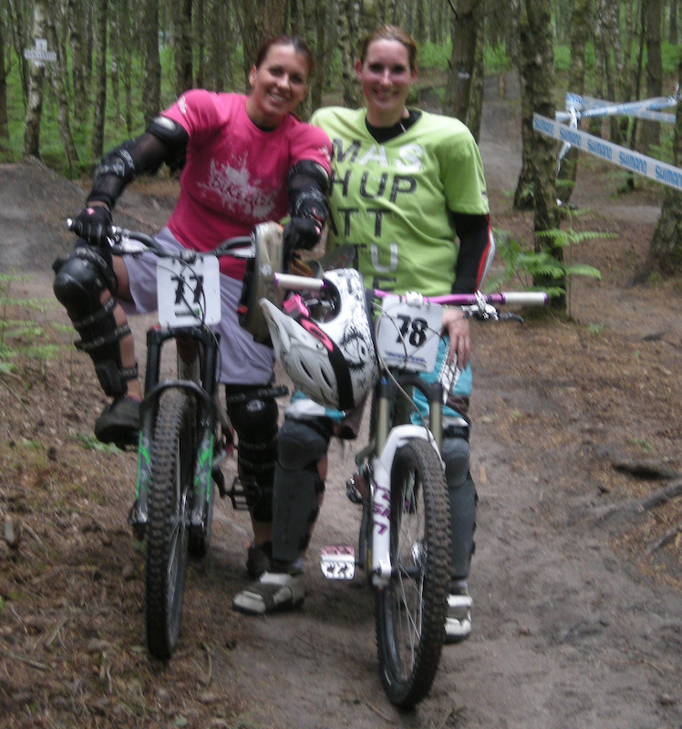Mini DH Race on the Filthy Trails ... we had a lot of fun!!