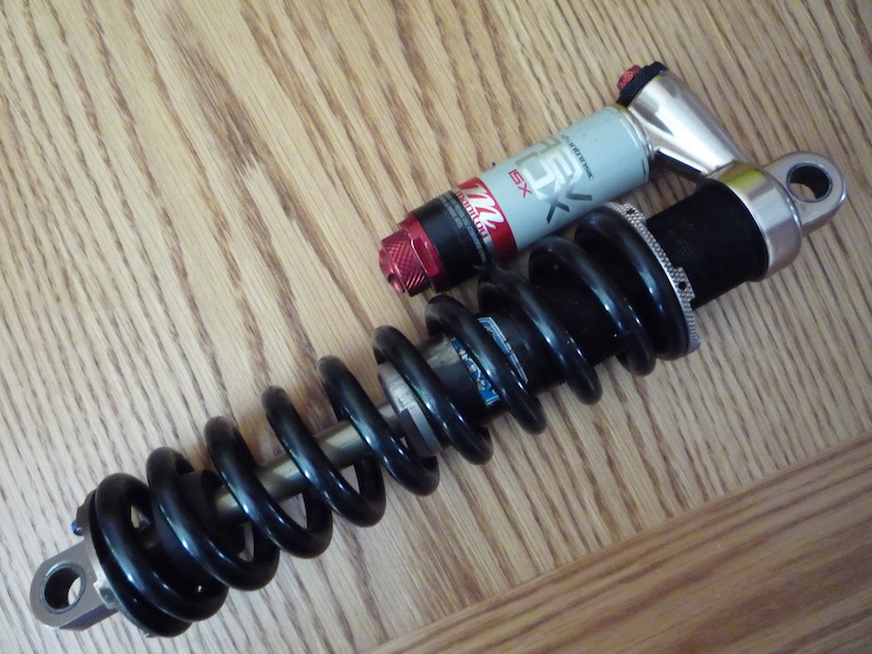 Manitou Revox ISX リアサスペンション Manitou Revox ISX リアサスペンション