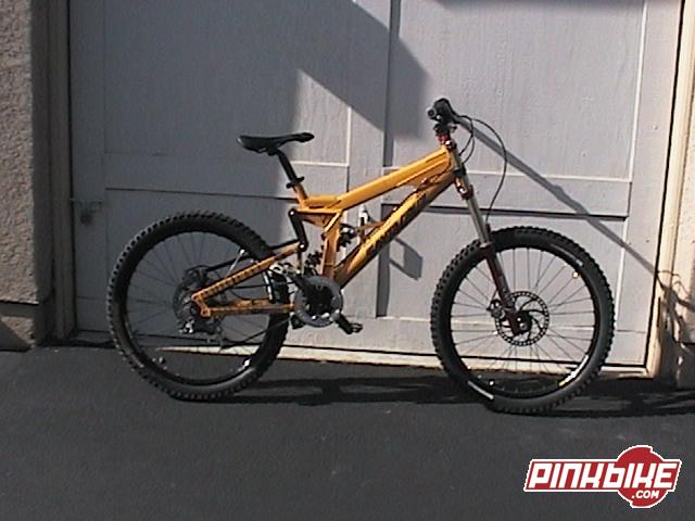 santa cruz v10 2003