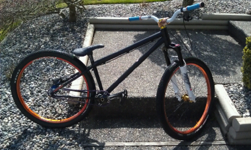 old pic, has new tires, and grips, pedals and chain, since pic.