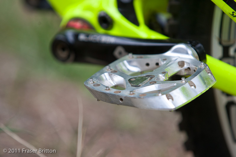 pedals for specialized mountain bike