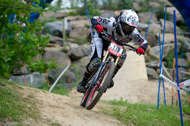 Melissa Buhl, keeping the tires down...