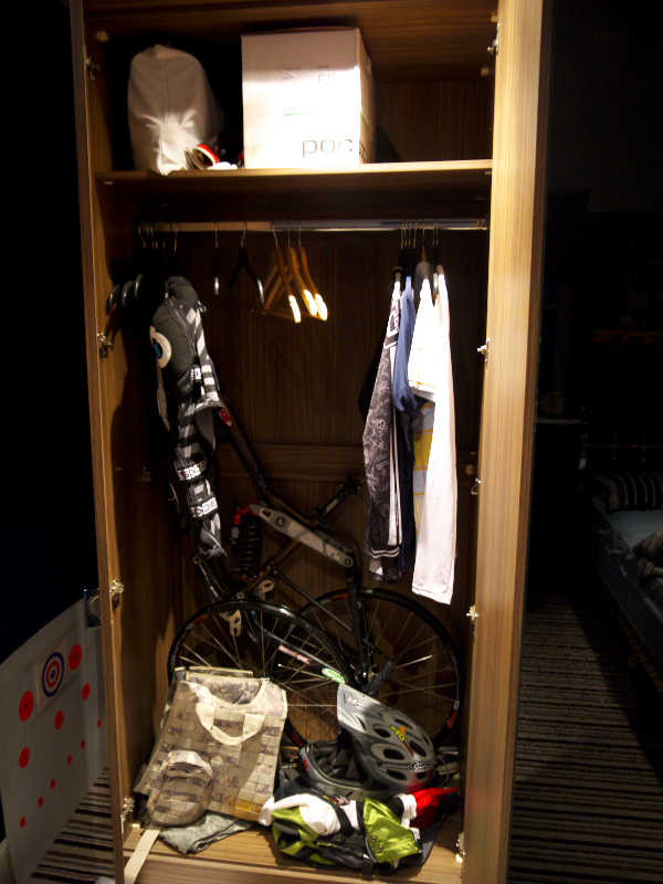 The new frame chillin' in my wardrobe. And my mum wonders why my clothes are on the floor! ;)
